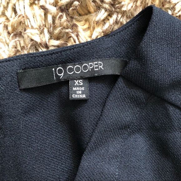 19 Cooper Cold Shoulder V Neck Shift Dress - Picture 4 of 7